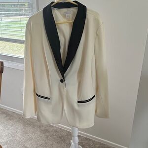 Charter Club Cream Tuxedo Blazer with Black Accents